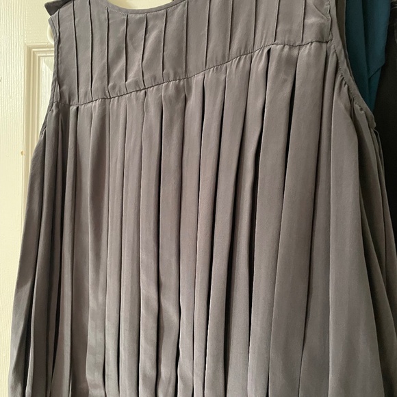 Rag and Bone super HIGH quality silk tank top-blouse pleated size 6 - Picture 3 of 8